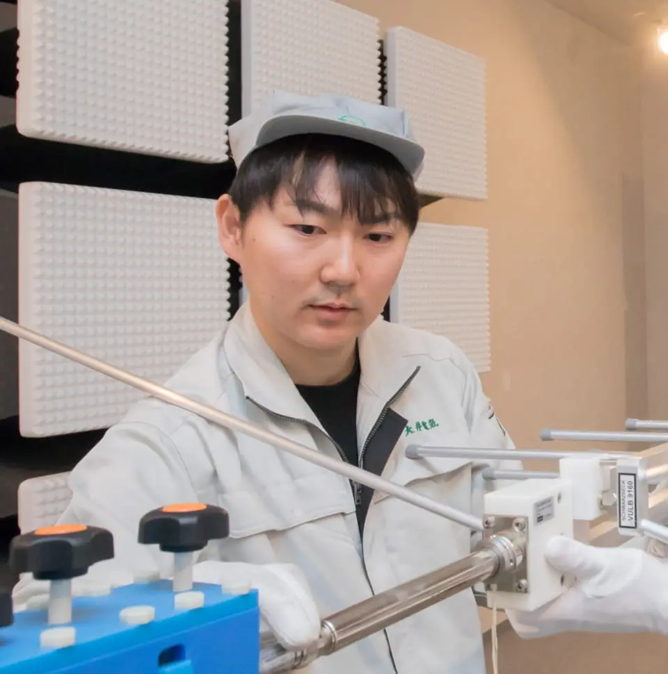 IoT開発部で作業する社員の様子